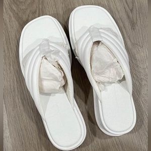 Princess polly Flip Flop